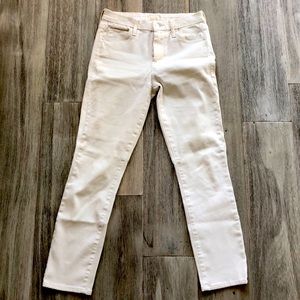 Mother the looker crop white denim jean 25